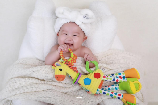 广州借卵试管代怀包男孩宝宝的口欲期